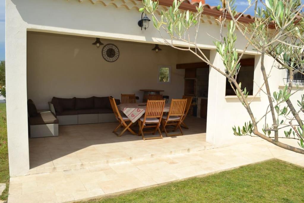 Joli Appartement Au Calme Entre Nimes Et Avignon Meynes المظهر الخارجي الصورة