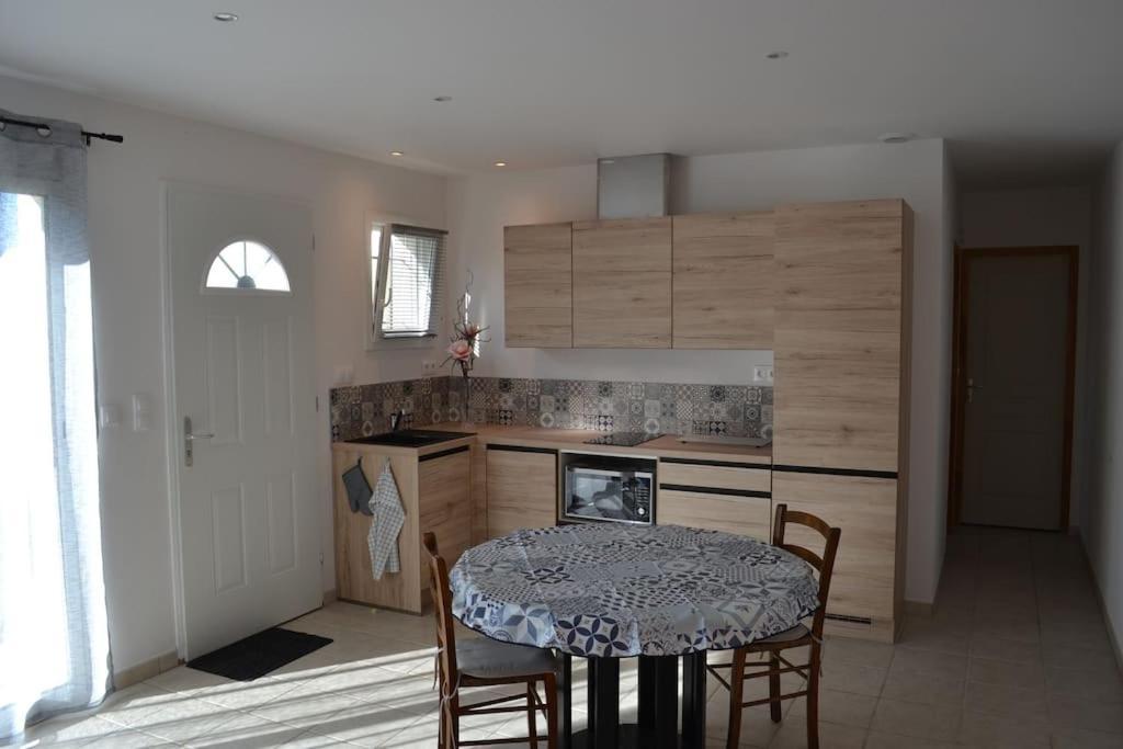 Joli Appartement Au Calme Entre Nimes Et Avignon Meynes المظهر الخارجي الصورة
